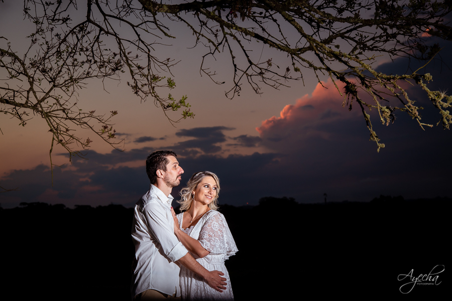 Ensaio casal; Pré weddig; Pôr do sol; Fotografa casal; Fotografa de casamento; Ensaio pré casamento; Casais Curitiba; Noivos Curitiba; Ensaio São José dos Pinhais; Recanto Nogarotto; Ensaio romântico; Casais apaixonados; 
