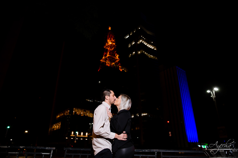 Ensaio casal; Pré wedding; Ensaio em São Paulo; Fotografa de casamento; Fotografa Curitiba; Fotografa em São Paulo; Fotos pré casamento; Ponte da Estaiada - SP; Ensaio noturno; Casal Curitiba; Noivos Curitiba; Ensaio casal São Paulo; Fotografa viajante; 