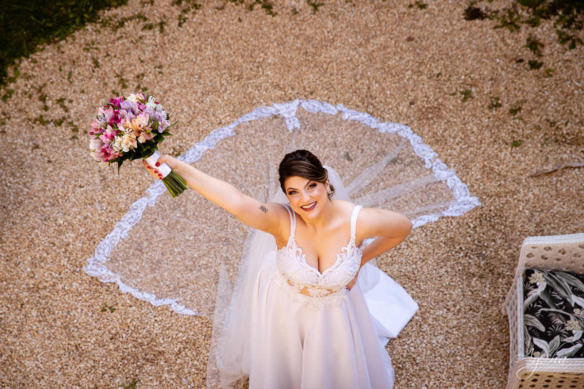 Making of da noiva; Dia da noiva; Fotografa de casamentos; Casamentos Curitiba; Noiva Curitiba; Spa de Beauté; Fotografa Curitiba; Vestido de noiva; Festa de casamento; Casamento dos sonhos; Fotografa de casamentos Curitiba; Festa de casamento;