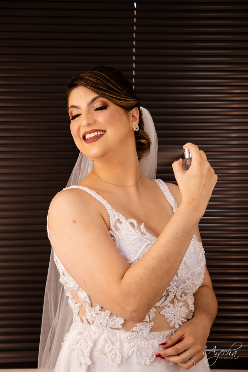 Making of da noiva; Dia da noiva; Fotografa de casamentos; Casamentos Curitiba; Noiva Curitiba; Spa de Beauté; Fotografa Curitiba; Vestido de noiva; Festa de casamento; Casamento dos sonhos; Fotografa de casamentos Curitiba; Festa de casamento;