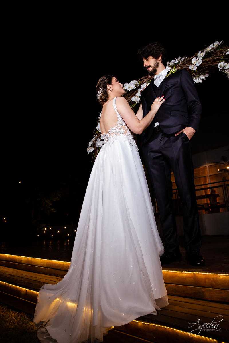 Festa de casamento; Cerimonia ao ar livre; Entrada da noiva; Casamento do sonhos; Casamento em Curitiba; Stella Basso Eventos - Curitiba; Decoração de casamento; Fotografa de casais; Dia dos noivos; Vestido de noiva; Buquê de noiva; Ensaio pós casamento;