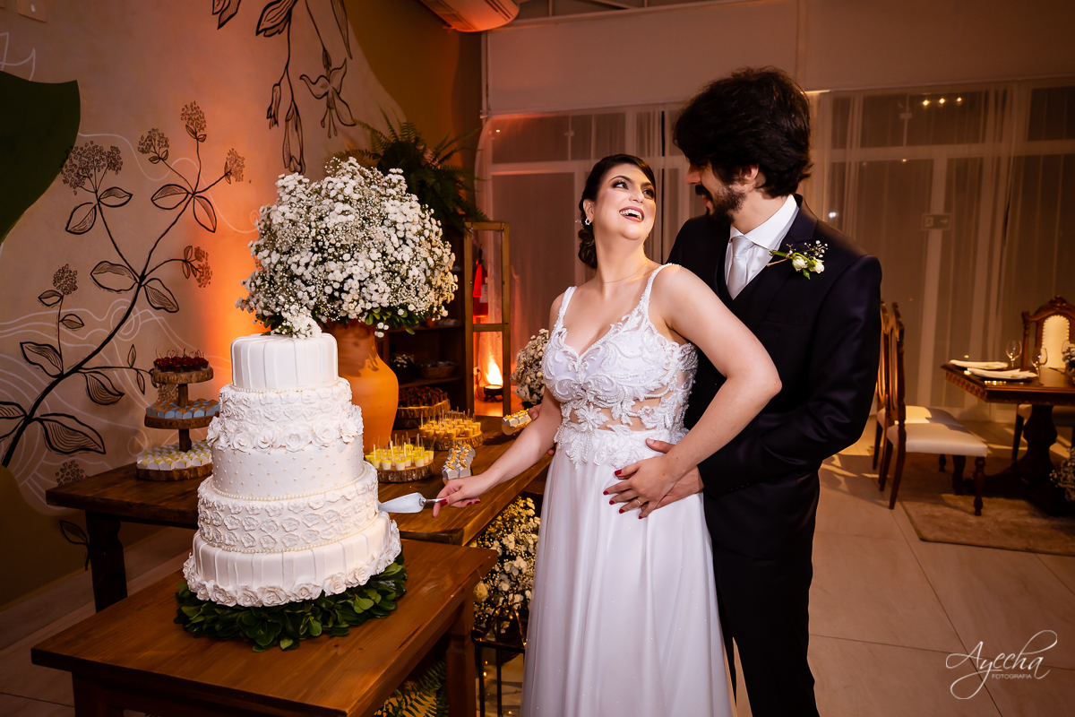 Festa de casamento; Cerimonia ao ar livre; Entrada da noiva; Casamento do sonhos; Casamento em Curitiba; Stella Basso Eventos - Curitiba; Decoração de casamento; Fotografa de casais; Dia dos noivos; Vestido de noiva; Buquê de noiva; Brinde dos noivos;