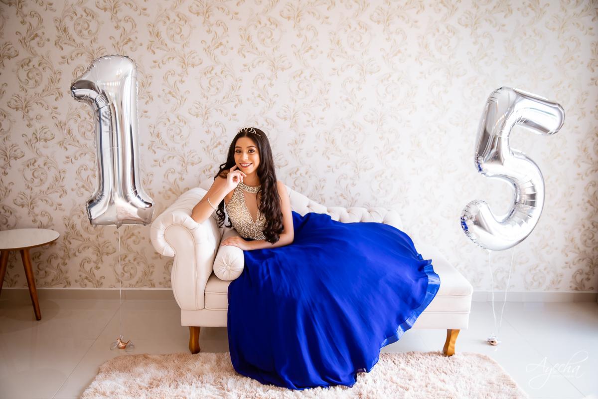 Ensaio 15 anos; Meus 15 anos; Debutantes Curitiba; Vestidos de debutante; Ensaio romântico; Chácara fotográfica; Fotografa de debutante; Debutante; Fotografa Curitiba; Inspirações 15 anos; Chácara Ienkot; Quarto debutante; Balões personalizados 15 anos;