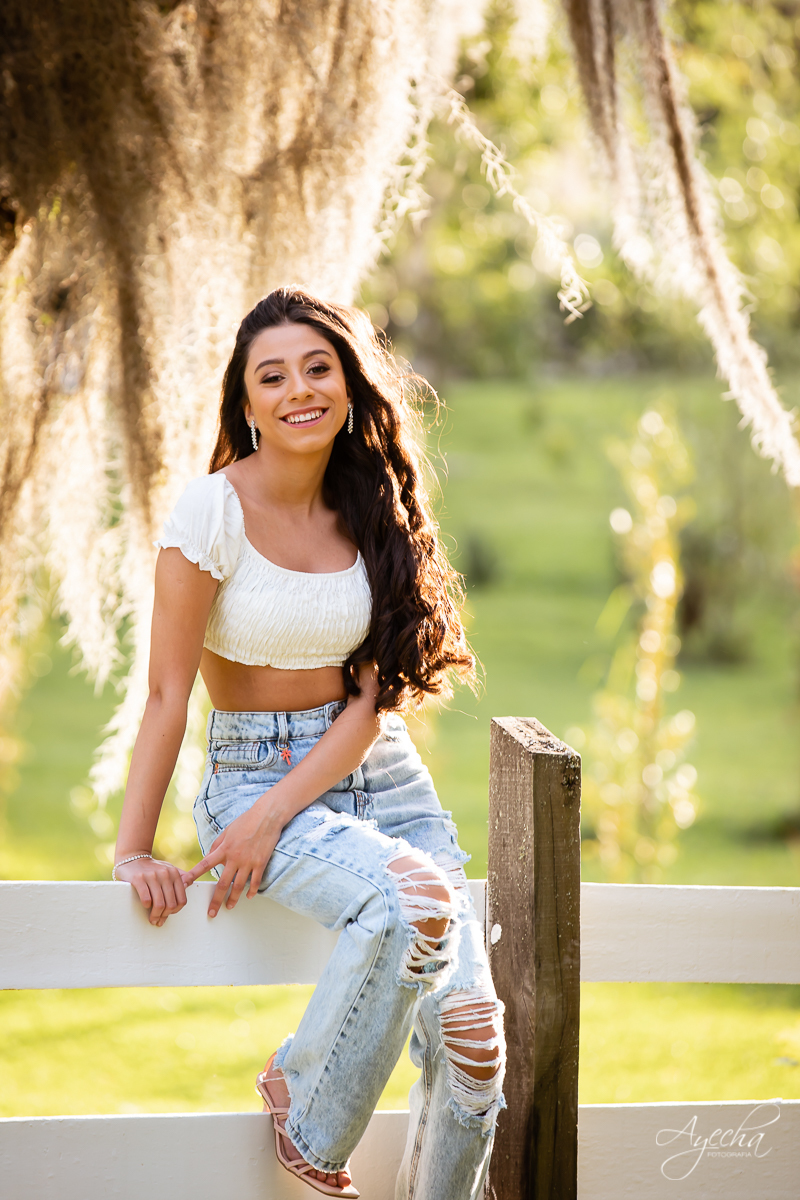 Ensaio 15 anos; Meus 15 anos; Debutantes Curitiba; Fotos divertidas; Ensaio romântico; Ensaio em São José dos Pinhais; Chácara fotográfica; Fotografa de debutante; Debutante; Fotografa Curitiba; Inspirações 15 anos; Chácara Ienkot; Ensaio externo; 