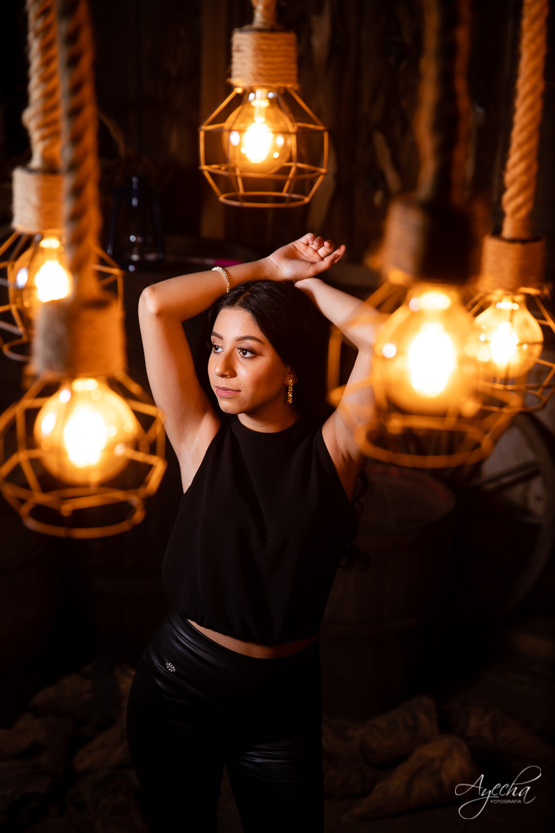 Ensaio 15 anos; Meus 15 anos; Debutantes Curitiba; Ensaio celeiro; Ensaio em São José dos Pinhais; Chácara fotográfica; Fotografa de debutante; Debutante; Fotografa Curitiba; Inspirações 15 anos; Chácara Ienkot; Ensaio rustico; 