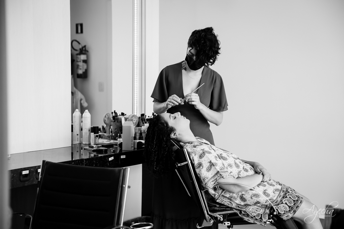 Making of da noiva; Dia da noiva; Fotografa de casamentos; Casamentos Curitiba; Noivas Curitiba; Fotografa Curitiba; Vestido de noiva; Festa de casamento; Casamento dos sonhos; Fotografa de casamentos Curitiba; Festa de casamento; Inspiração de casamento;