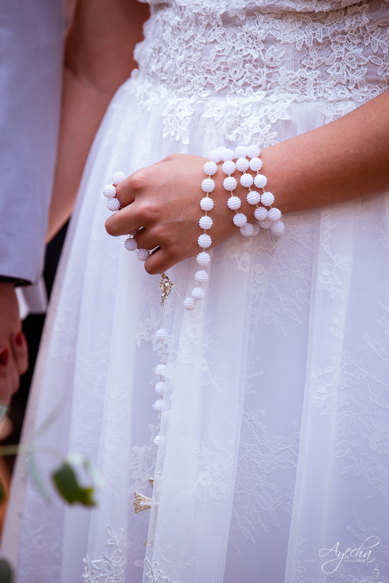 Festa de casamento; Cerimonia ao ar livre; Entrada da noiva; Casamento do sonhos; Casamento em Curitiba; Decoração de casamento; Fotografa de casais; Dia dos noivos; Vestido de noiva; Buquê de noiva;  Deck Bolsi eventos; Casamento Colombo;