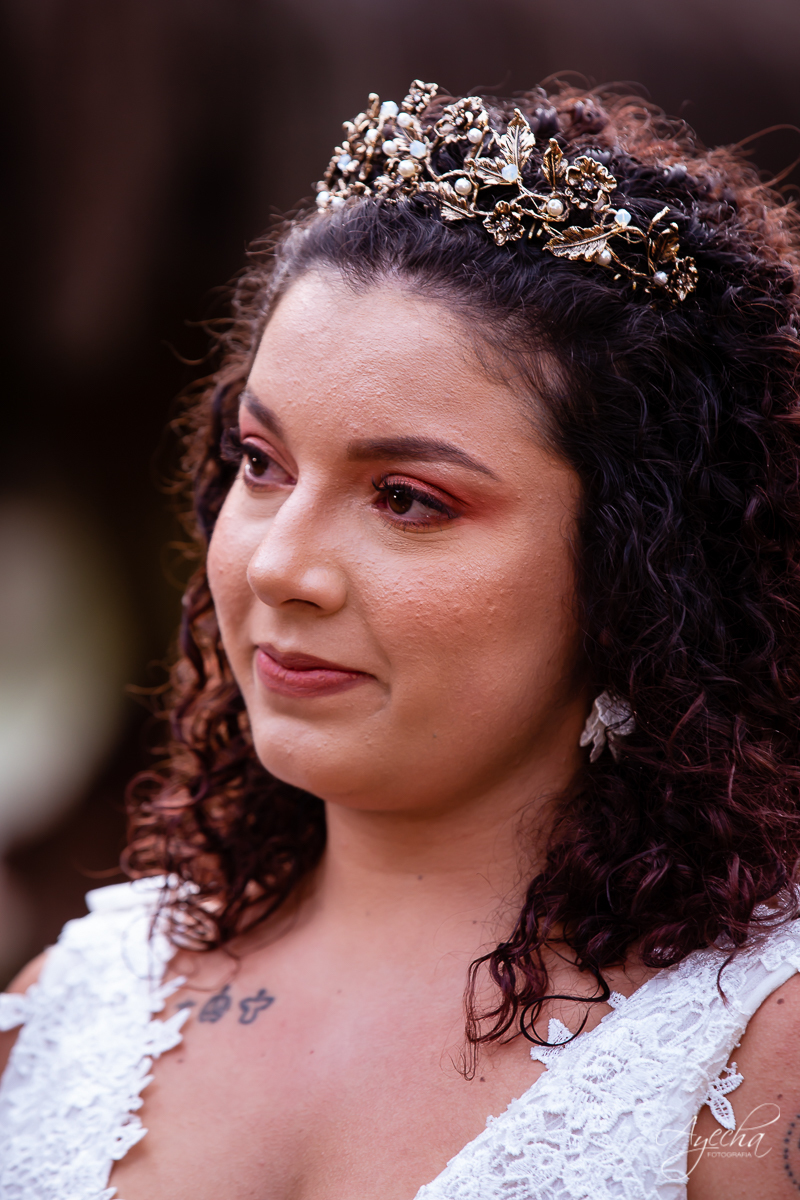 Festa de casamento; Cerimonia ao ar livre; Entrada da noiva; Casamento do sonhos; Casamento em Curitiba; Decoração de casamento; Fotografa de casais; Dia dos noivos; Vestido de noiva; Buquê de noiva;  Deck Bolsi eventos; Casamento Colombo;