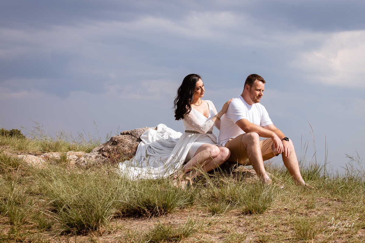 Ensaio de casal; Morro do Cal; Ensaio Campo Largo; Casal Curitiba; Fotografa de casais Curitiba; Fotografa Piraquara; Ensaio romântico; Pré wedding Curitiba; Ensaio pré casamento; Ensaio ao ar livre; Fotografa Curitiba; Inspiração para fotos de casal; 