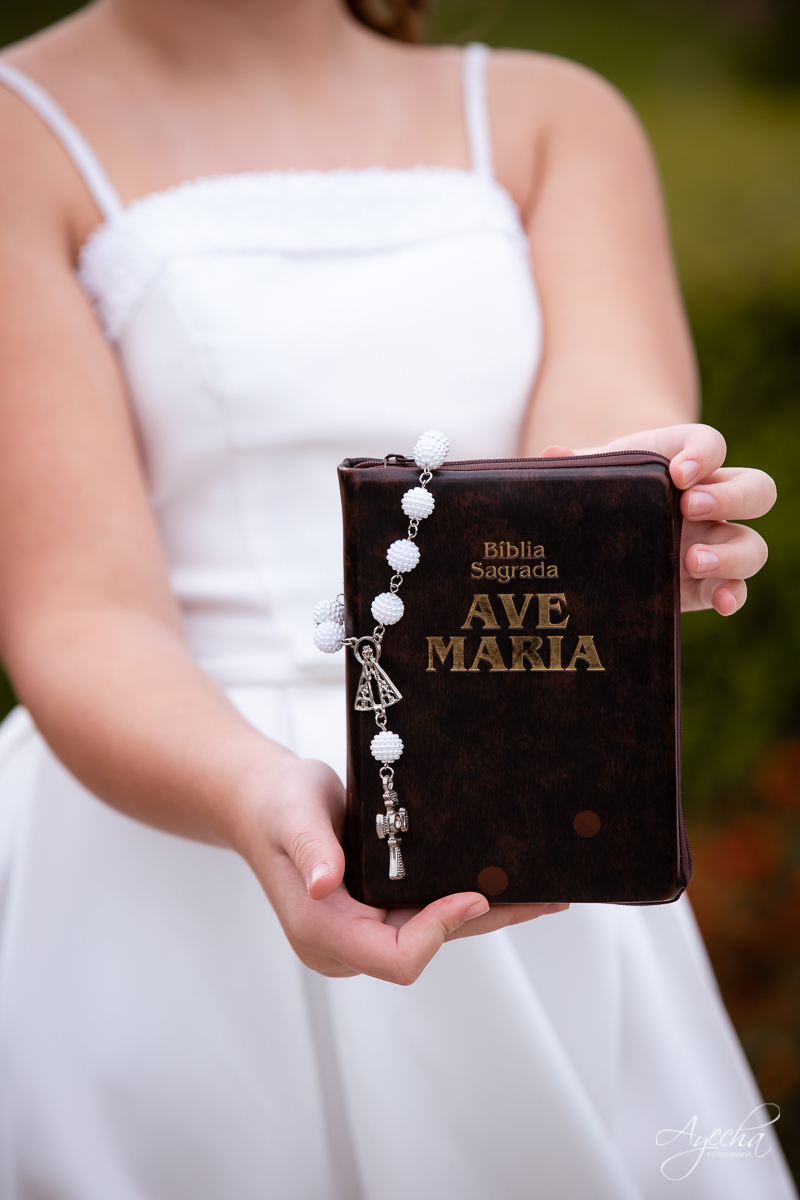 Primeira comunhão; Fotografa Curitiba; Fotos ao ar livre; Inspiração para primeira comunhão; Fotos catolicas; Ensaio de primeira comunhão; Jardim botanico; Fotografa Piraquara; 