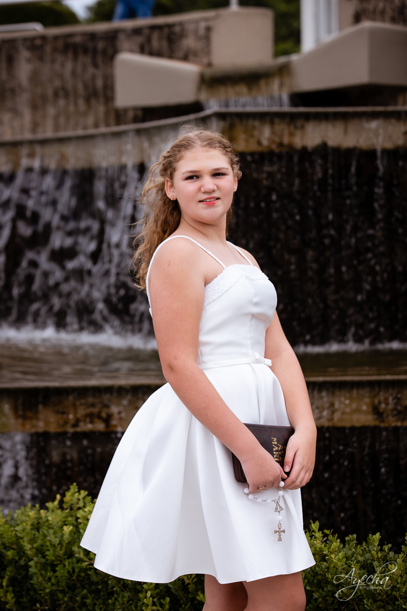 Primeira comunhão; Fotografa Curitiba; Fotos ao ar livre; Inspiração para primeira comunhão; Fotos catolicas; Ensaio de primeira comunhão; Jardim botanico; Fotografa Piraquara; 