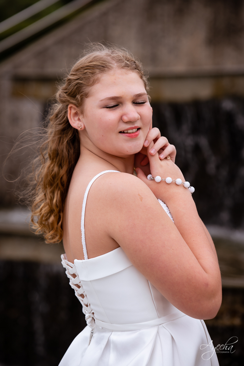 Primeira comunhão; Fotografa Curitiba; Fotos ao ar livre; Inspiração para primeira comunhão; Fotos catolicas; Ensaio de primeira comunhão; Jardim botanico; Fotografa Piraquara; 