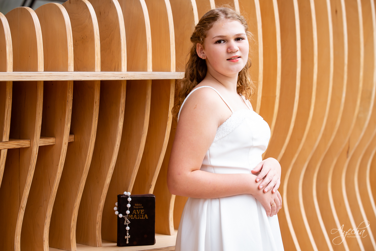 Primeira comunhão; Fotografa Curitiba; Fotos ao ar livre; Inspiração para primeira comunhão; Fotos catolicas; Ensaio de primeira comunhão; Jardim botanico; Fotografa Piraquara; 