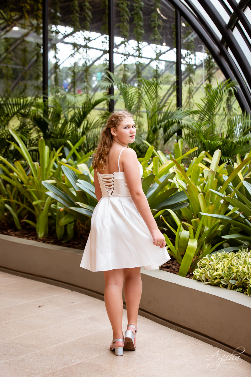 Primeira comunhão; Fotografa Curitiba; Fotos ao ar livre; Inspiração para primeira comunhão; Fotos catolicas; Ensaio de primeira comunhão; Jardim botanico; Fotografa Piraquara; 