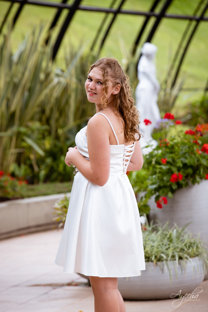 Primeira comunhão; Fotografa Curitiba; Fotos ao ar livre; Inspiração para primeira comunhão; Fotos catolicas; Ensaio de primeira comunhão; Jardim botanico; Fotografa Piraquara; 