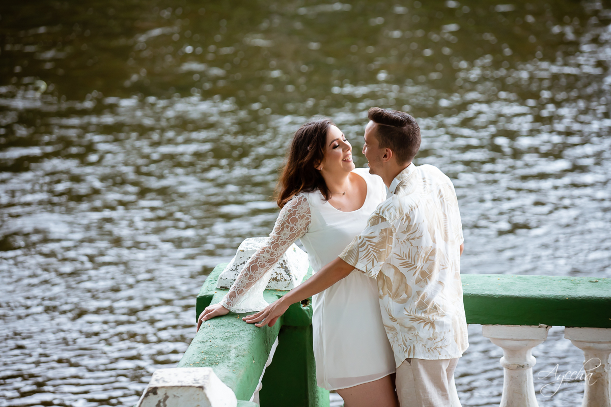 Ensaio de casal; Casal Curitiba; Fotografa de casais Curitiba; Fotografa Piraquara; Ensaio romântico; Pré wedding Curitiba; Ensaio pré casamento; Ensaio ao ar livre; Fotografa Curitiba; Inspiração para fotos de casal; Ensaio em Morretes; Ensaio Antonina; 