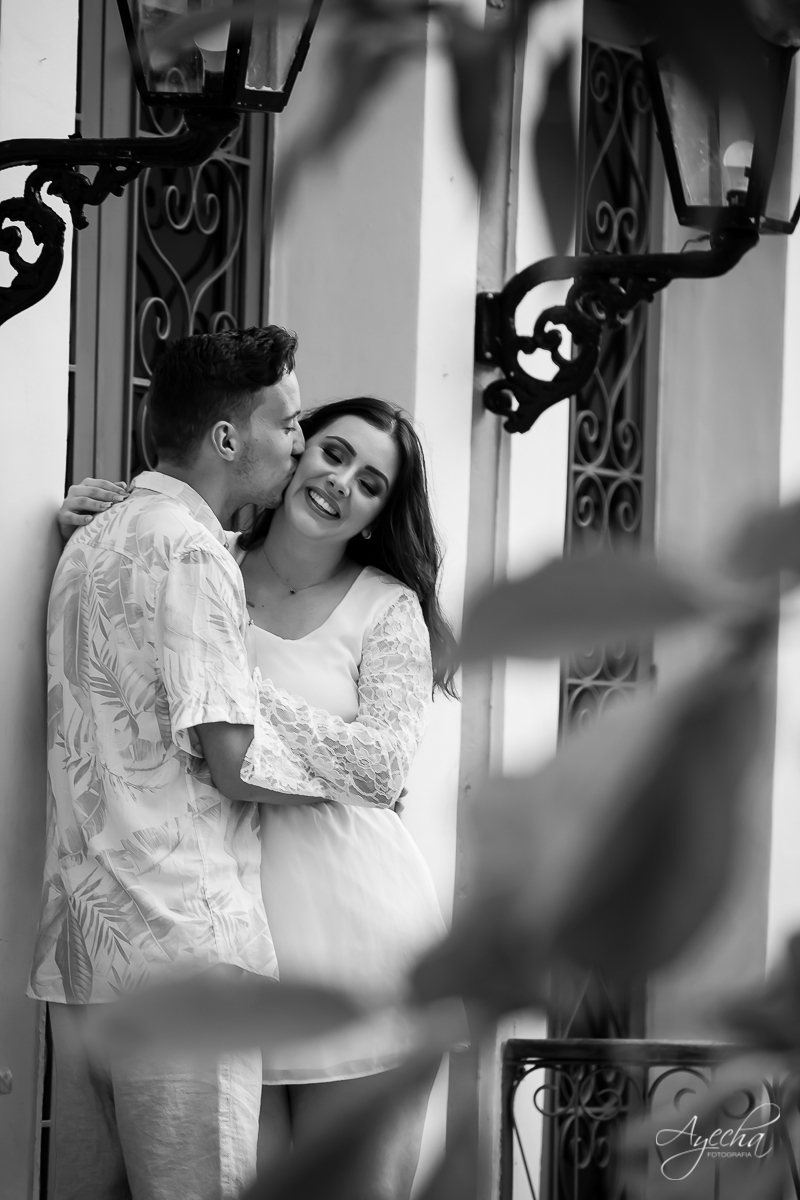 Ensaio de casal; Casal Curitiba; Fotografa de casais Curitiba; Fotografa Piraquara; Ensaio romântico; Pré wedding Curitiba; Ensaio pré casamento; Ensaio ao ar livre; Fotografa Curitiba; Inspiração para fotos de casal; Ensaio em Morretes; Ensaio Antonina; 