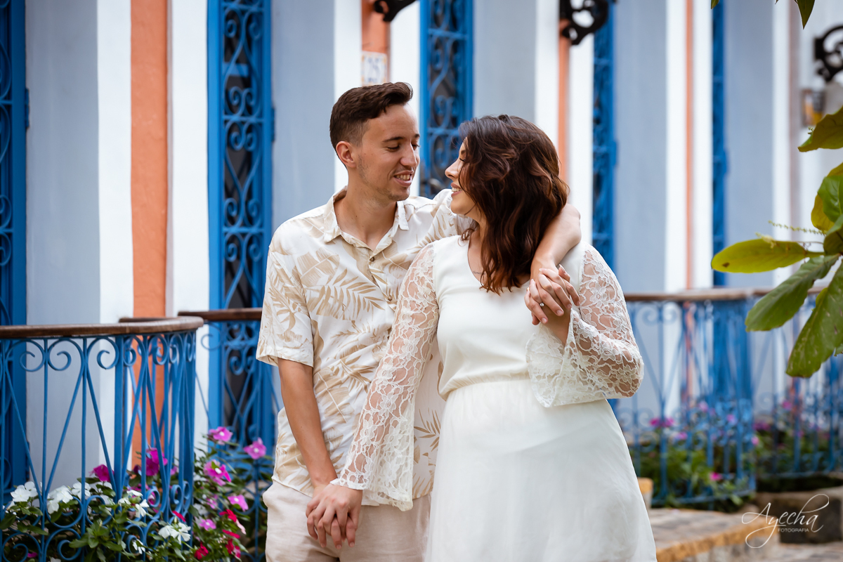 Ensaio de casal; Casal Curitiba; Fotografa de casais Curitiba; Fotografa Piraquara; Ensaio romântico; Pré wedding Curitiba; Ensaio pré casamento; Ensaio ao ar livre; Fotografa Curitiba; Inspiração para fotos de casal; Ensaio em Morretes; Ensaio Antonina; 