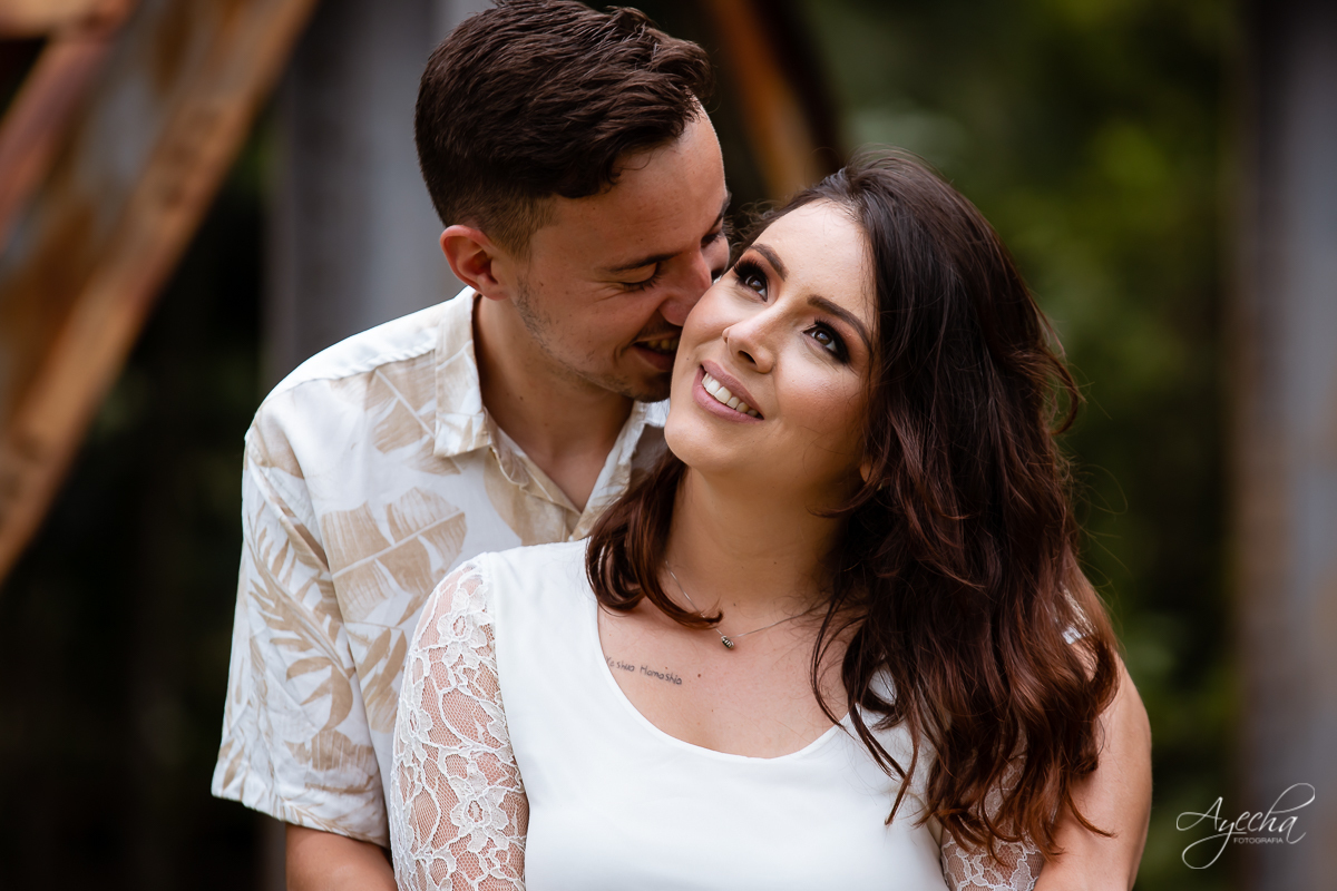 Ensaio de casal; Casal Curitiba; Fotografa de casais Curitiba; Fotografa Piraquara; Ensaio romântico; Pré wedding Curitiba; Ensaio pré casamento; Ensaio ao ar livre; Fotografa Curitiba; Inspiração para fotos de casal; Ensaio em Morretes; Ensaio Antonina; 