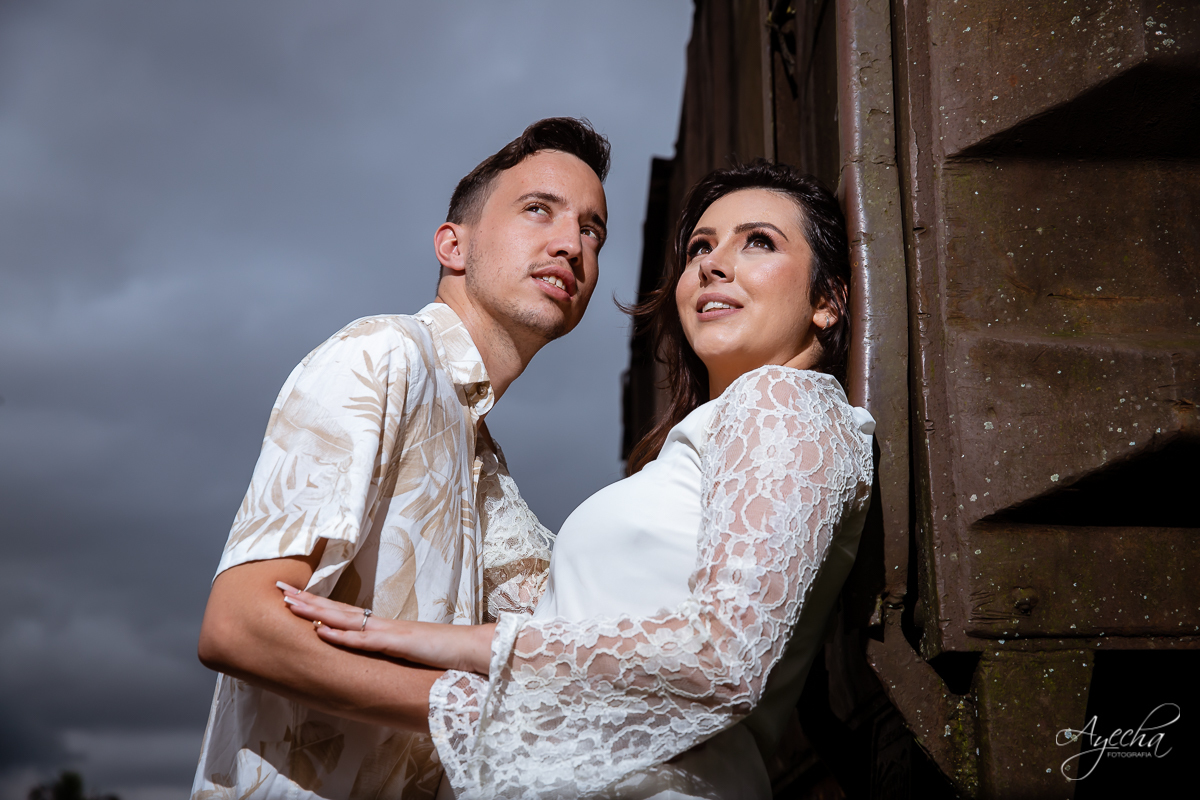 Ensaio de casal; Casal Curitiba; Fotografa de casais Curitiba; Fotografa Piraquara; Ensaio romântico; Pré wedding Curitiba; Ensaio pré casamento; Ensaio ao ar livre; Fotografa Curitiba; Inspiração para fotos de casal; Ensaio em Morretes; Ensaio Antonina; 