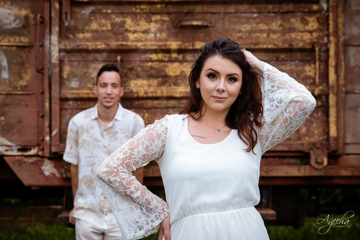 Ensaio de casal; Casal Curitiba; Fotografa de casais Curitiba; Fotografa Piraquara; Ensaio romântico; Pré wedding Curitiba; Ensaio pré casamento; Ensaio ao ar livre; Fotografa Curitiba; Inspiração para fotos de casal; Ensaio em Morretes; Ensaio Antonina; 