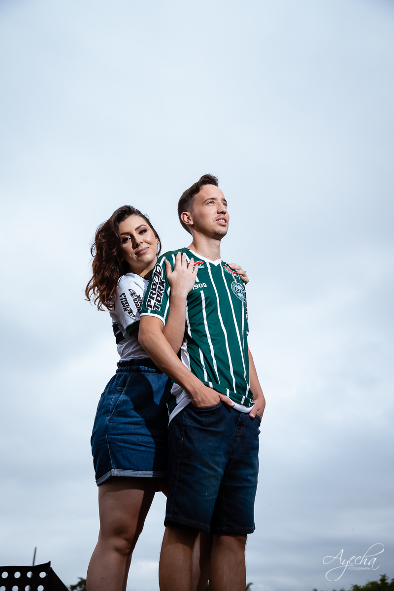 Ensaio de casal; Casal Curitiba; Fotografa de casais Curitiba; Fotografa Piraquara; Ensaio romântico; Pré wedding Curitiba; Ensaio pré casamento; Ensaio ao ar livre; Fotografa Curitiba; Inspiração para fotos de casal; Ensaio em Morretes; Ensaio Antonina; 