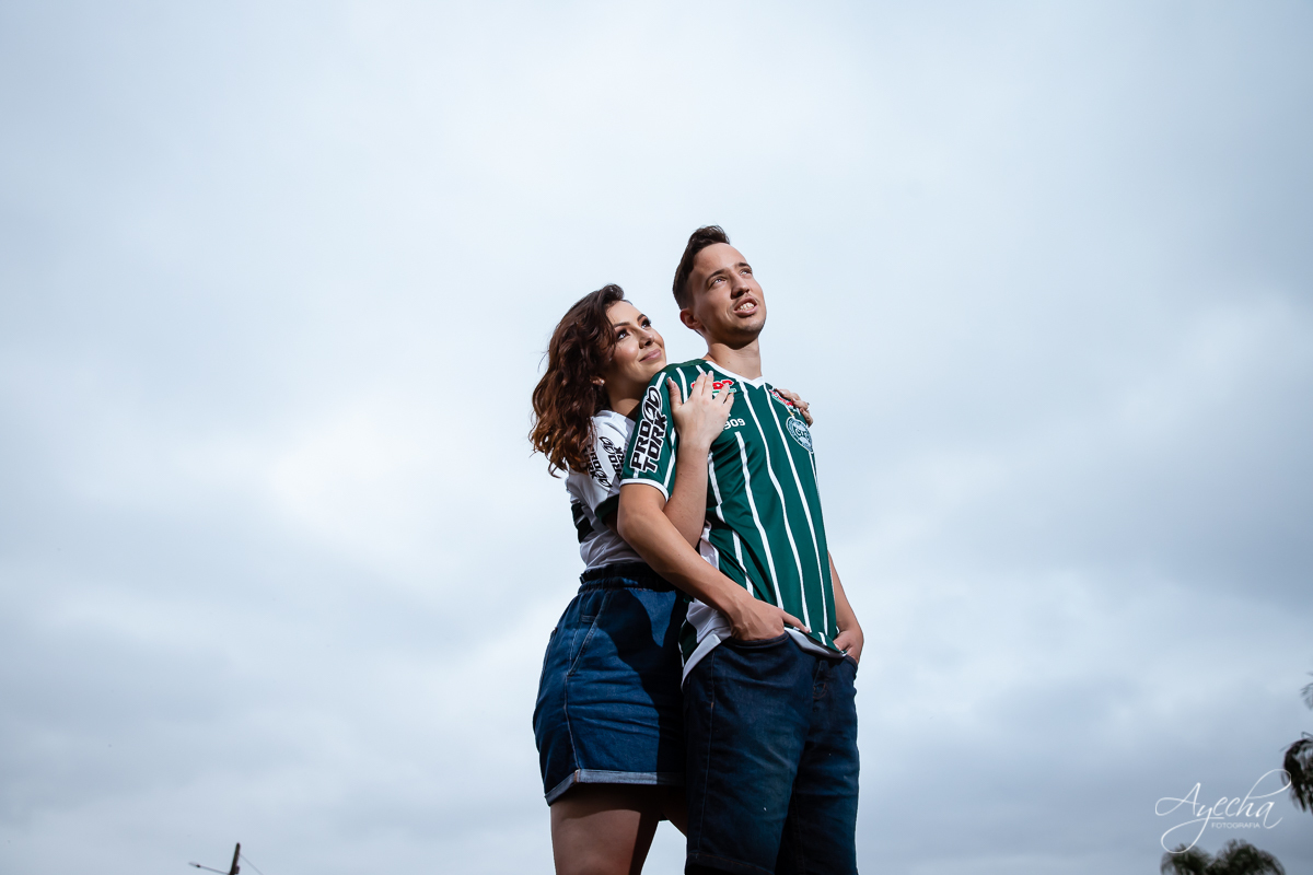 Ensaio de casal; Casal Curitiba; Fotografa de casais Curitiba; Fotografa Piraquara; Ensaio romântico; Pré wedding Curitiba; Ensaio pré casamento; Ensaio ao ar livre; Fotografa Curitiba; Inspiração para fotos de casal; Ensaio em Morretes; Ensaio Antonina; 