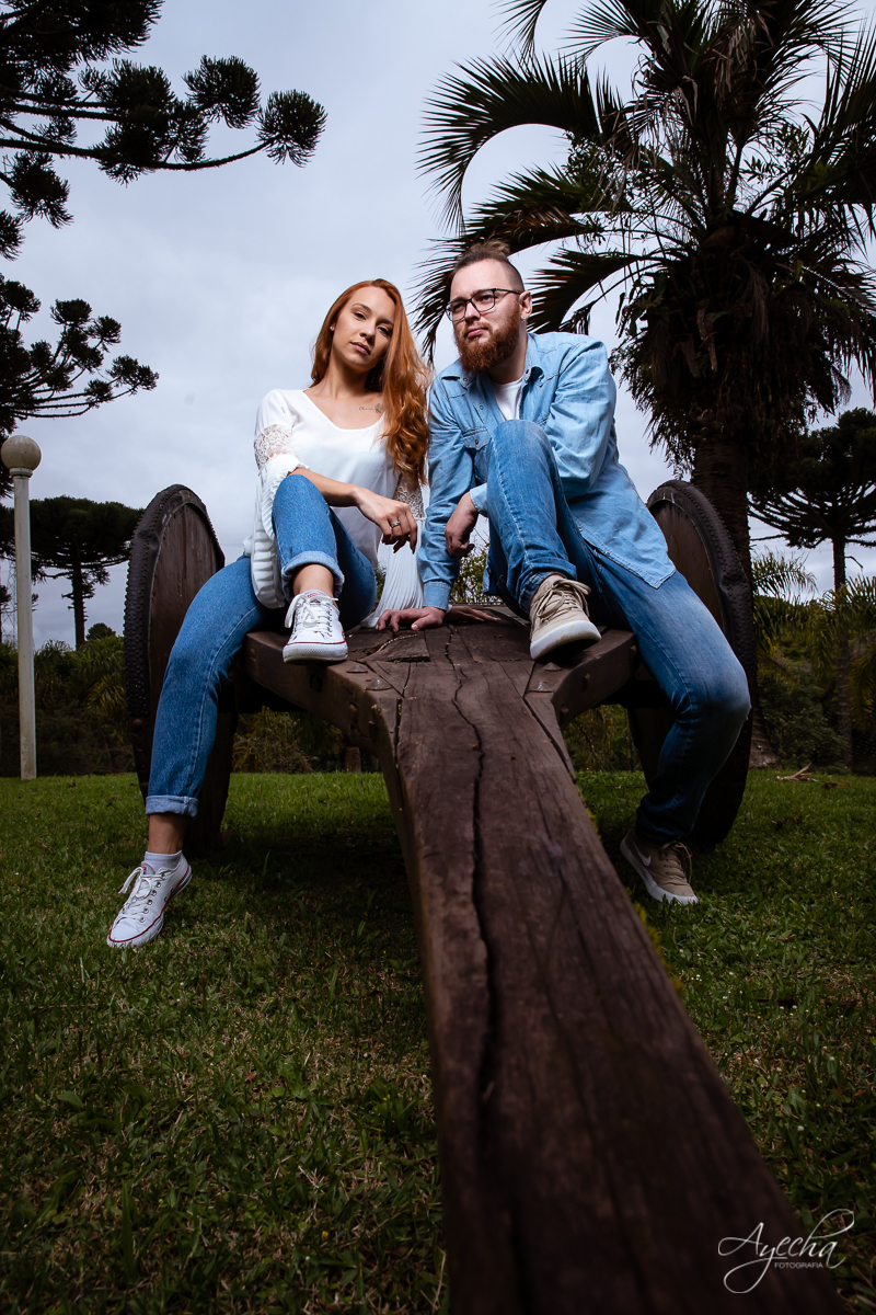 Ensaio de casal; Casal Curitiba; Fotografa de casais Curitiba; Fotografa Piraquara; Ensaio romântico; Pré wedding Curitiba; Ensaio pré casamento; Ensaio ao ar livre; Fotografa Curitiba; Inspiração para fotos de casal; EnsaioTijucas do Sul; 
