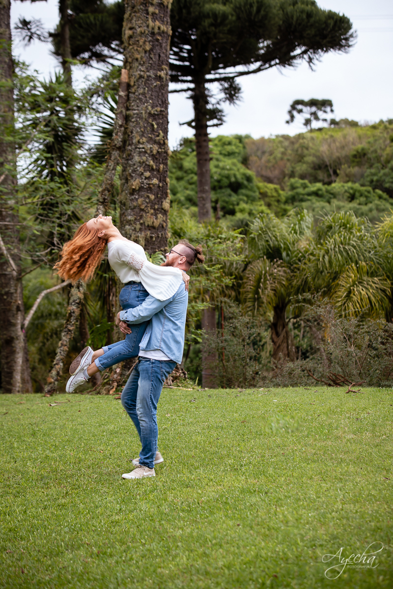Ensaio de casal; Casal Curitiba; Fotografa de casais Curitiba; Fotografa Piraquara; Ensaio romântico; Pré wedding Curitiba; Ensaio pré casamento; Ensaio ao ar livre; Fotografa Curitiba; Inspiração para fotos de casal; EnsaioTijucas do Sul; 