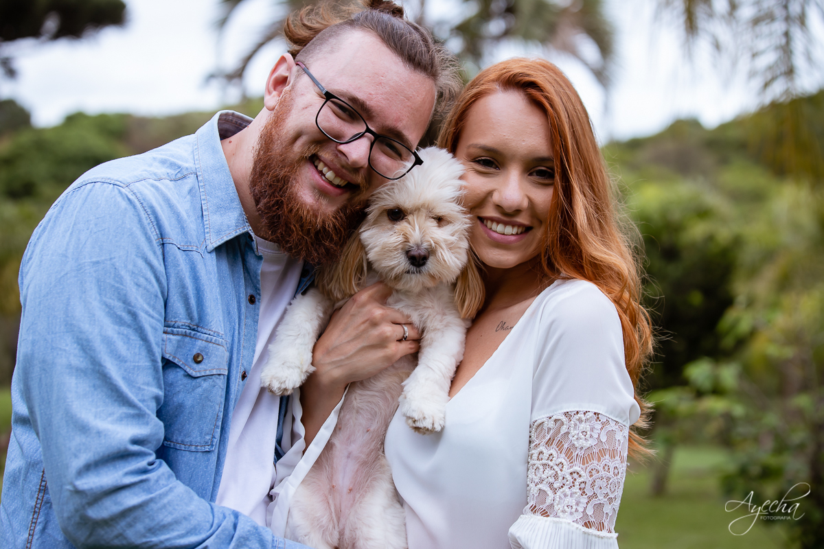 Ensaio de casal; Casal Curitiba; Fotografa de casais Curitiba; Fotografa Piraquara; Ensaio romântico; Pré wedding Curitiba; Ensaio pré casamento; Ensaio ao ar livre; Fotografa Curitiba; Inspiração para fotos de casal; EnsaioTijucas do Sul; Ensaio com pet;