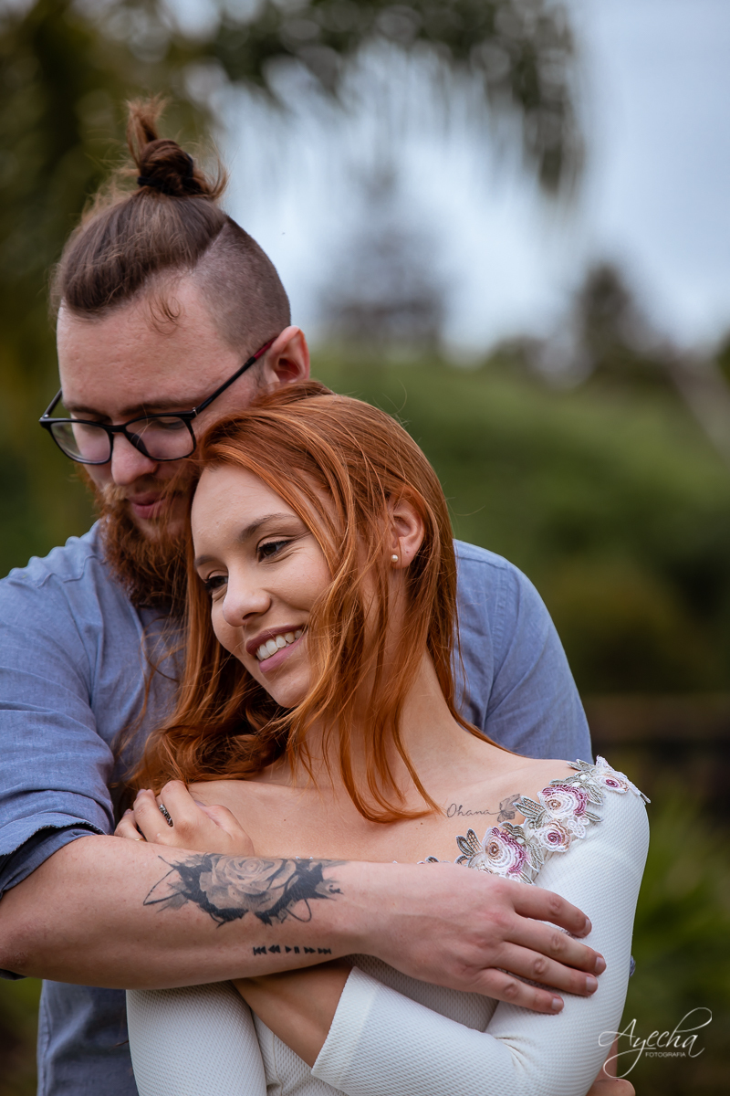 Ensaio de casal; Casal Curitiba; Fotografa de casais Curitiba; Fotografa Piraquara; Ensaio romântico; Pré wedding Curitiba; Ensaio pré casamento; Ensaio ao ar livre; Fotografa Curitiba; Inspiração para fotos de casal; EnsaioTijucas do Sul; 