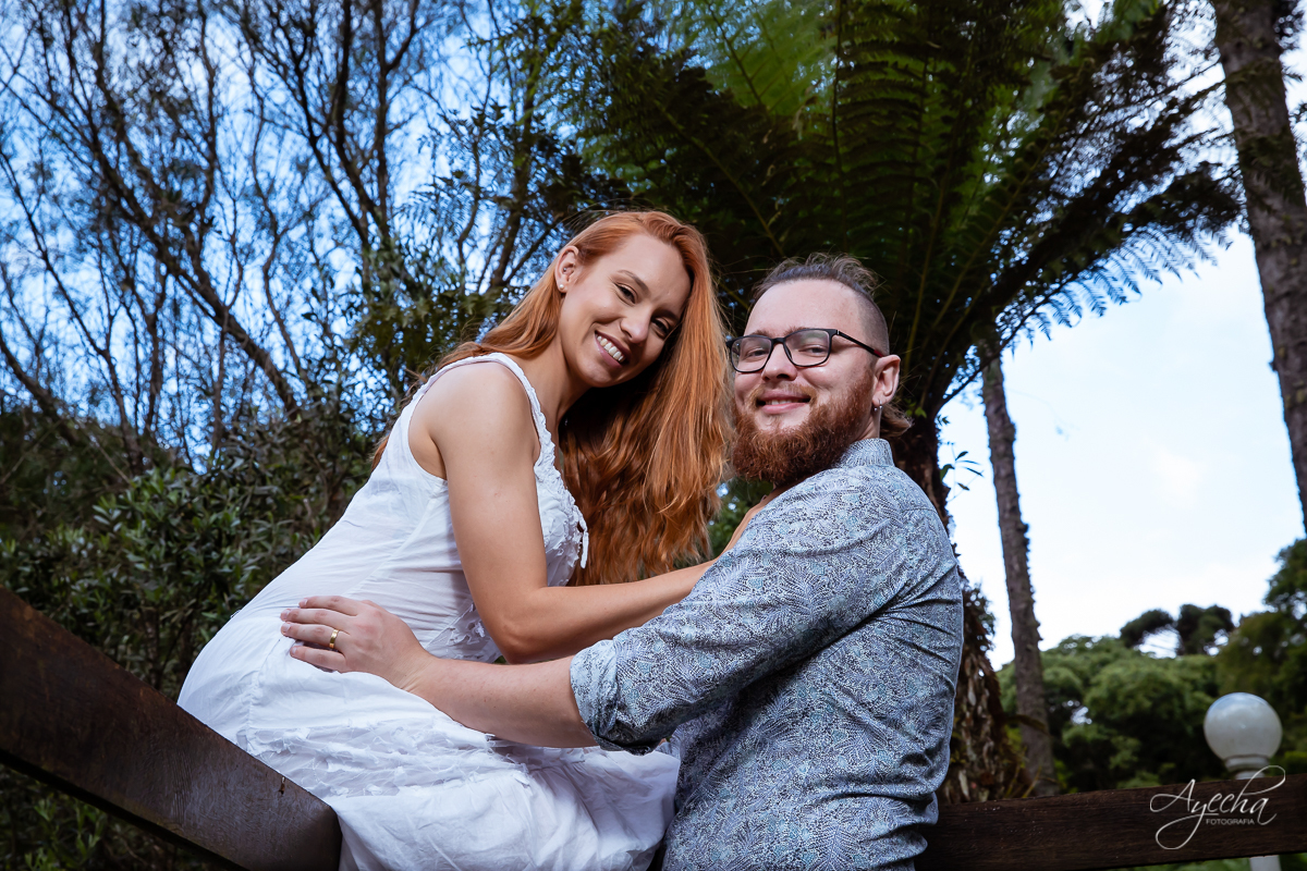 Ensaio de casal; Casal Curitiba; Fotografa de casais Curitiba; Fotografa Piraquara; Ensaio romântico; Pré wedding Curitiba; Ensaio pré casamento; Ensaio ao ar livre; Fotografa Curitiba; Inspiração para fotos de casal; EnsaioTijucas do Sul; 