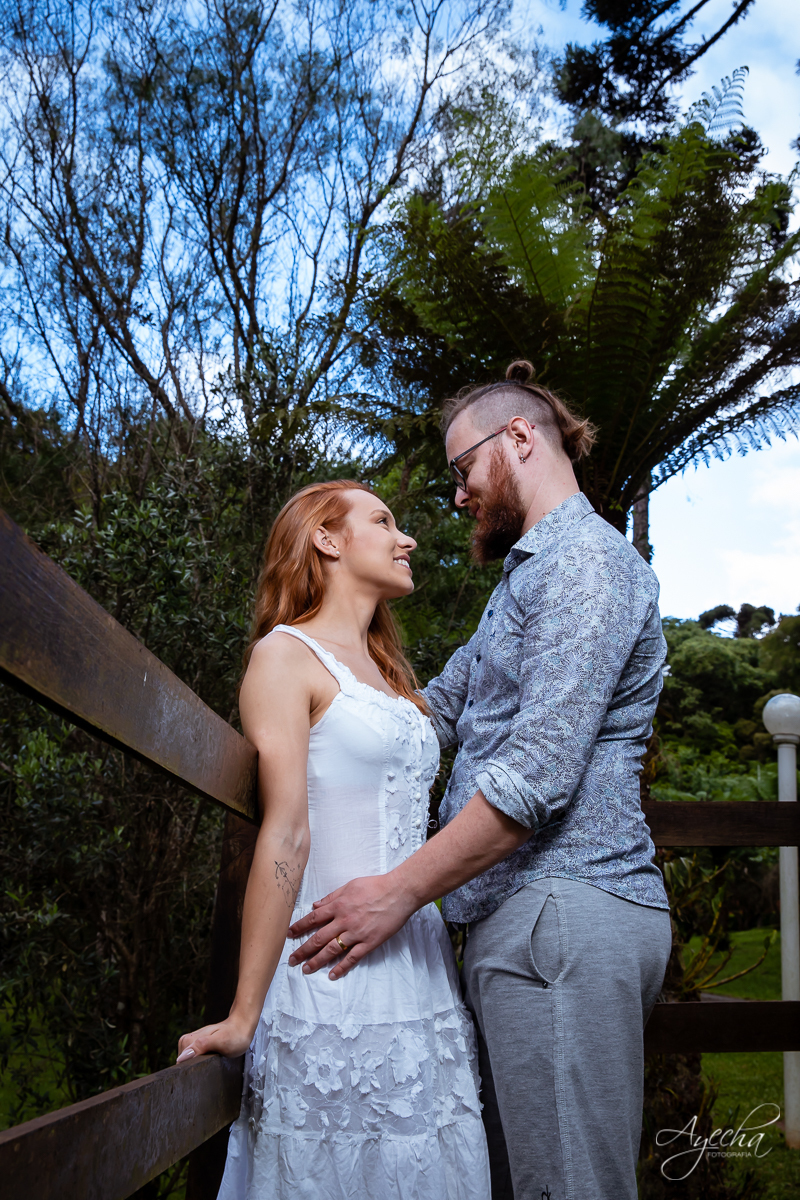 Ensaio de casal; Casal Curitiba; Fotografa de casais Curitiba; Fotografa Piraquara; Ensaio romântico; Pré wedding Curitiba; Ensaio pré casamento; Ensaio ao ar livre; Fotografa Curitiba; Inspiração para fotos de casal; EnsaioTijucas do Sul; 