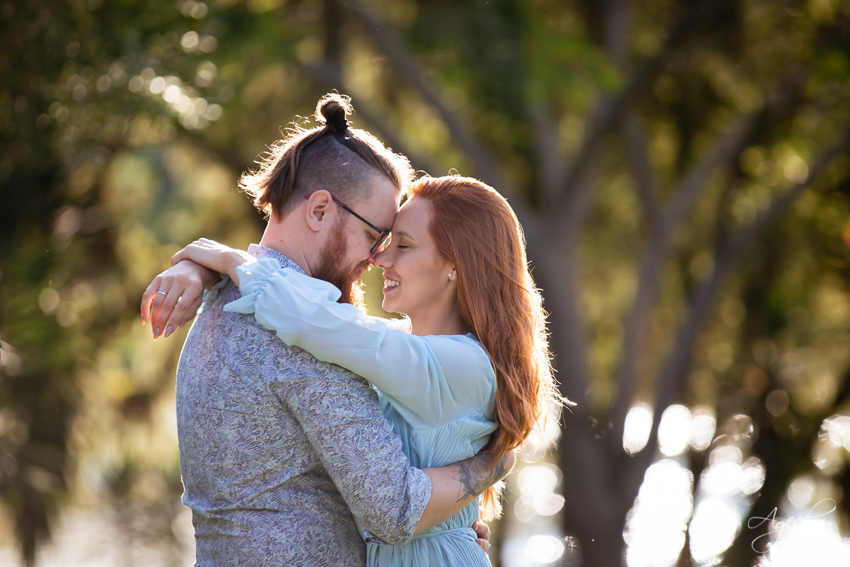 Ensaio de casal; Casal Curitiba; Fotografa de casais Curitiba; Fotografa Piraquara; Ensaio romântico; Pré wedding Curitiba; Ensaio pré casamento; Ensaio ao ar livre; Fotografa Curitiba; Inspiração para fotos de casal; EnsaioTijucas do Sul; 