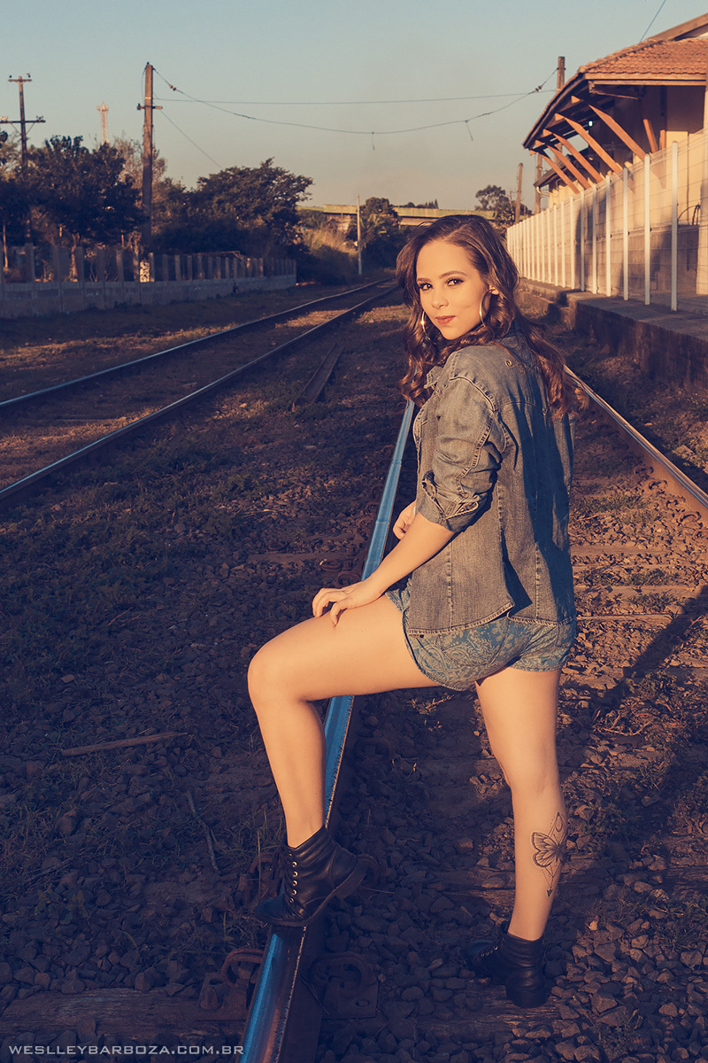 retrato feminino linha trem