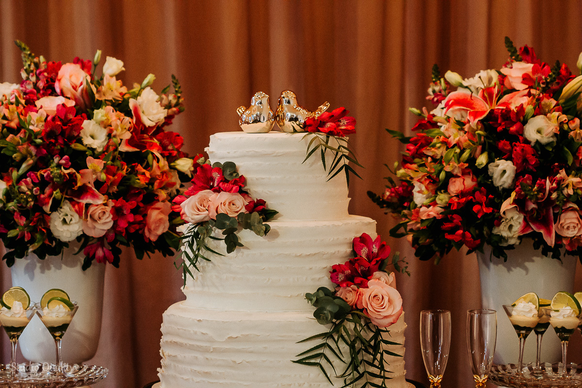 Buffet: Scardini Buffet

Espaço, decoração e buquê: Espaço Garças Pampulha

Produção: Arabela Rios Boudoir de Beleza