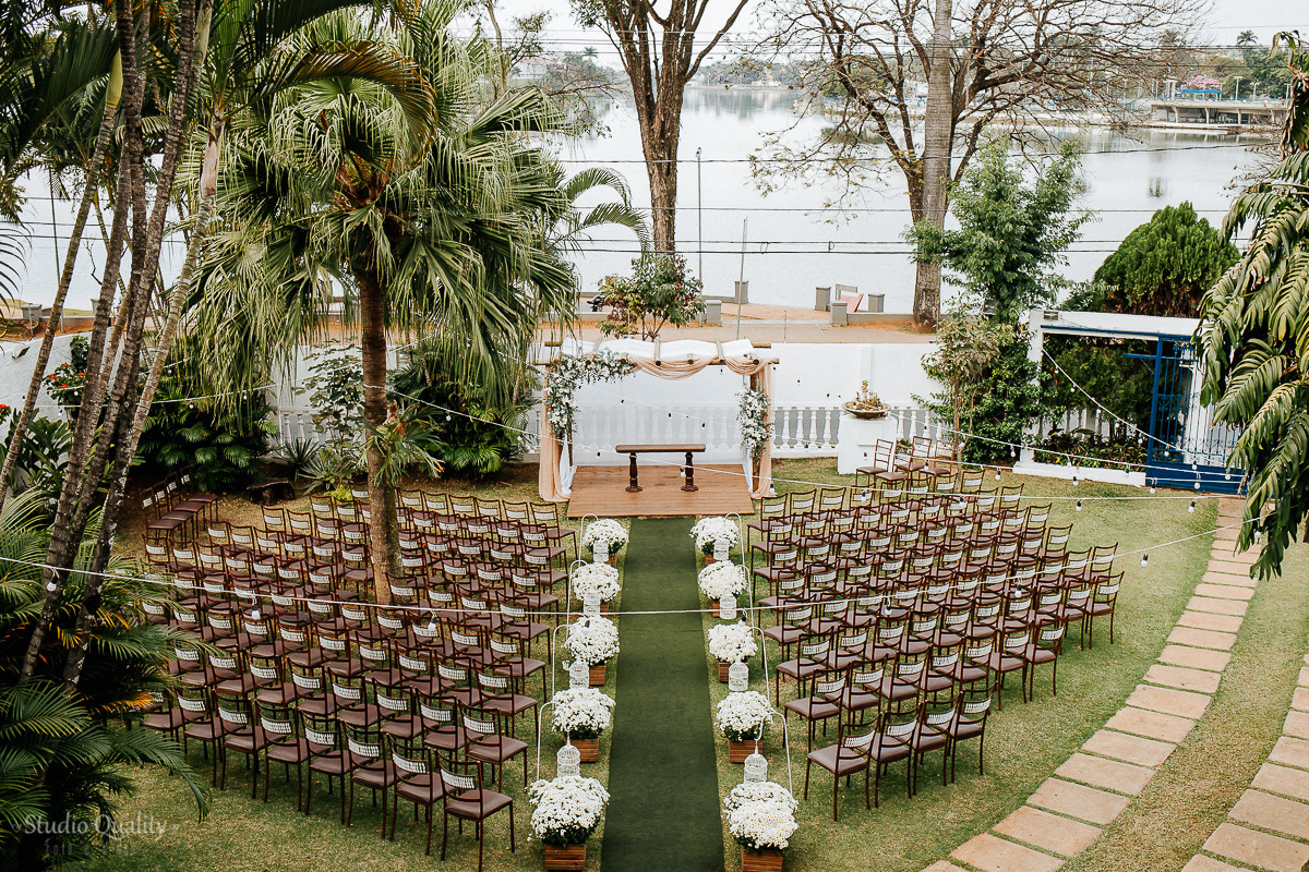 Buffet: Scardini Buffet

Espaço, decoração e buquê: Espaço Garças Pampulha

Produção: Arabela Rios Boudoir de Beleza