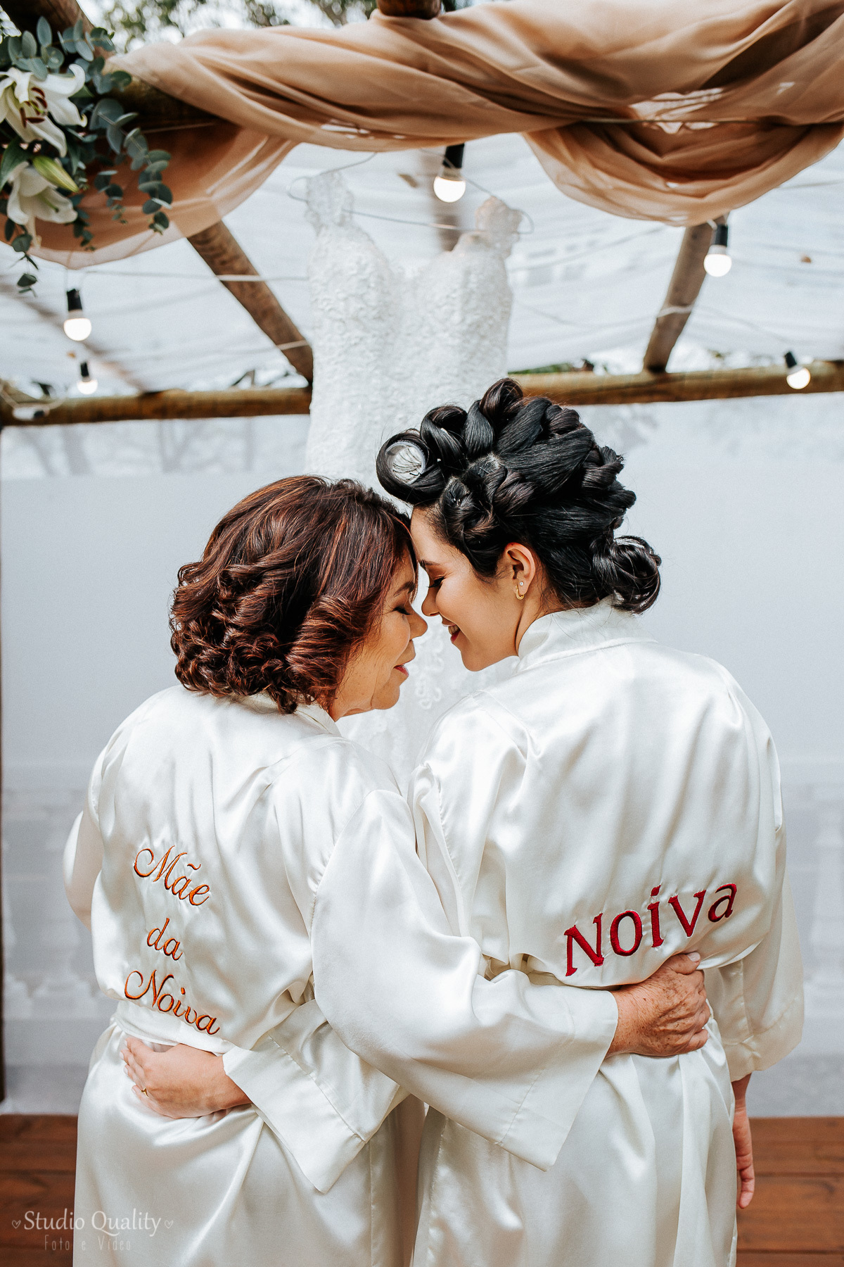 Buffet: Scardini Buffet

Espaço, decoração e buquê: Espaço Garças Pampulha

Produção: Arabela Rios Boudoir de Beleza