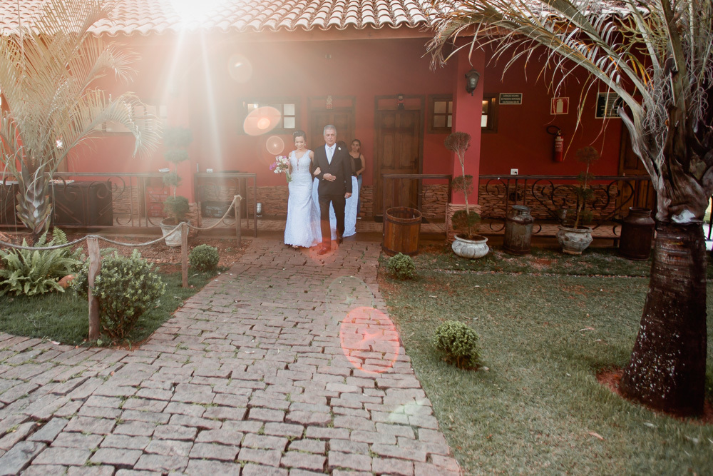 Local: fazenda Arraial Velho - Sabará

Decoração e Buquê: Flores de Provence 

Produção da Noiva: Studio Izabella Reis