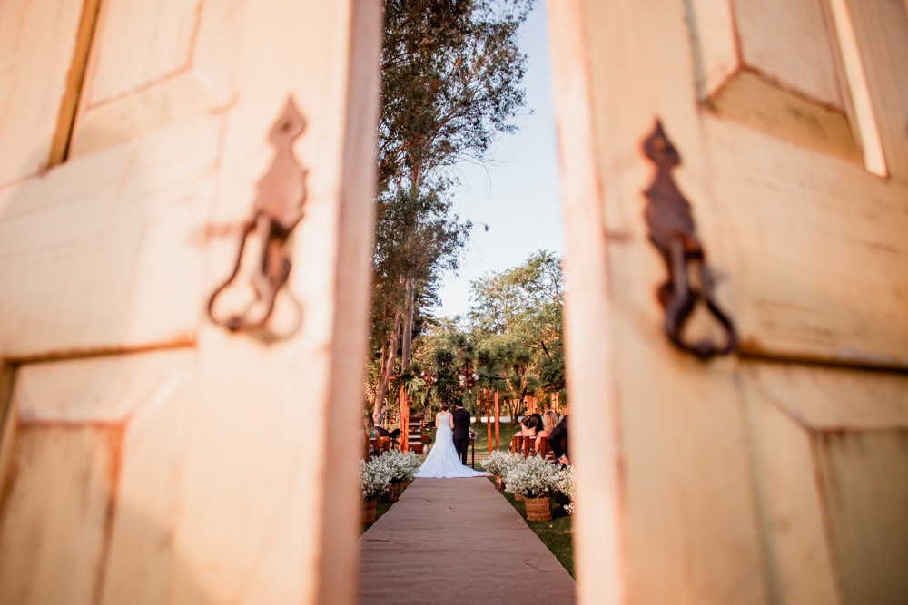 Local: fazenda Arraial Velho - Sabará

Decoração e Buquê: Flores de Provence 

Produção da Noiva: Studio Izabella Reis