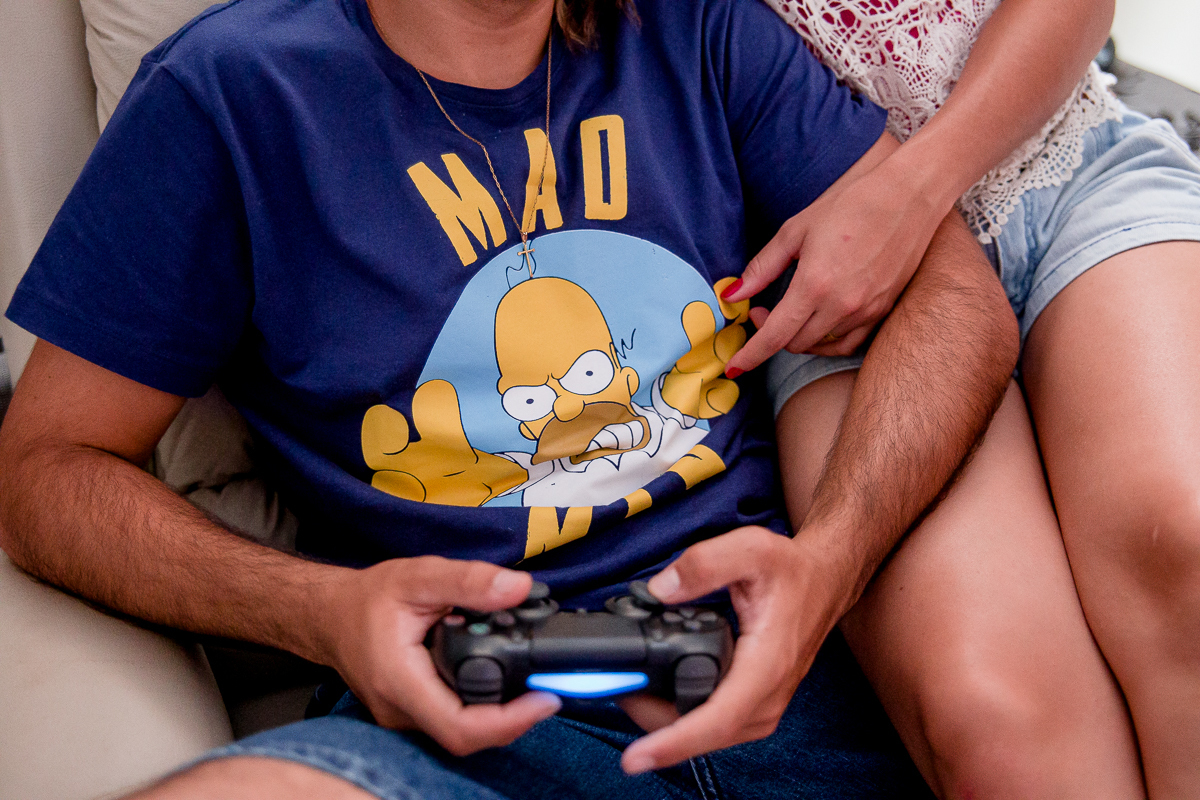 Ensaio realizado em casa. Fotos espontâneas, de chinelo e sem maquiagem. Teve até pet no ensaio!! O cafezinho estava gostoso.