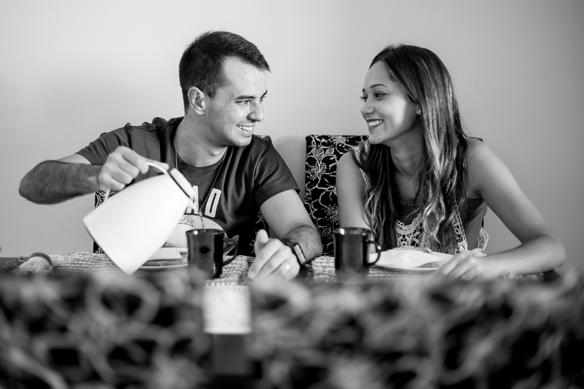 Ensaio realizado em casa. Fotos espontâneas, de chinelo e sem maquiagem. Teve até pet no ensaio!! 