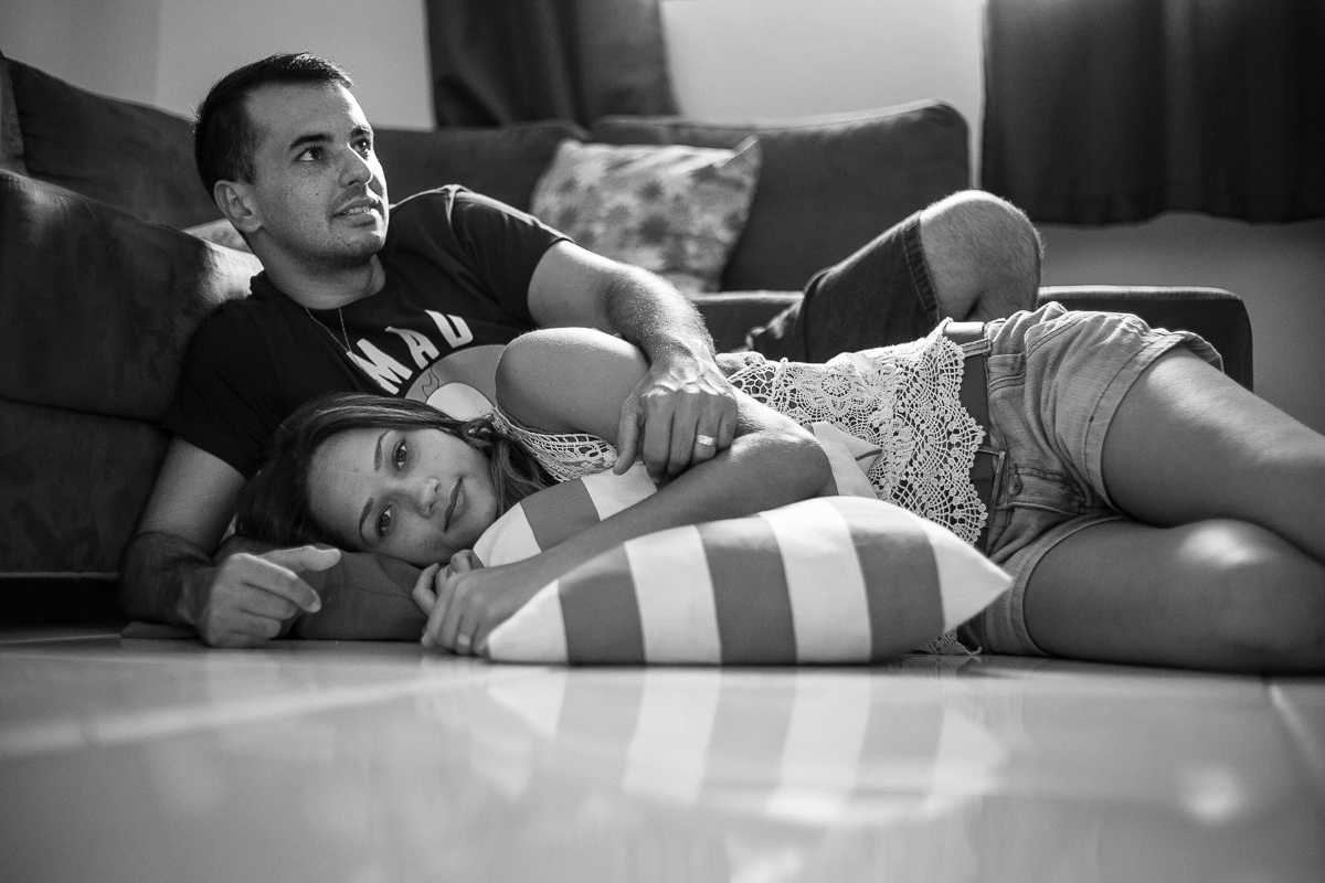 Ensaio realizado em casa. Fotos espontâneas, de chinelo e sem maquiagem. Teve até pet no ensaio!! O cafezinho estava gostoso.