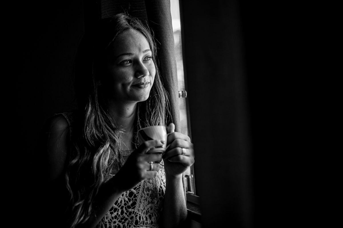 Ensaio realizado em casa. Fotos espontâneas, de chinelo e sem maquiagem. Teve até pet no ensaio!! 