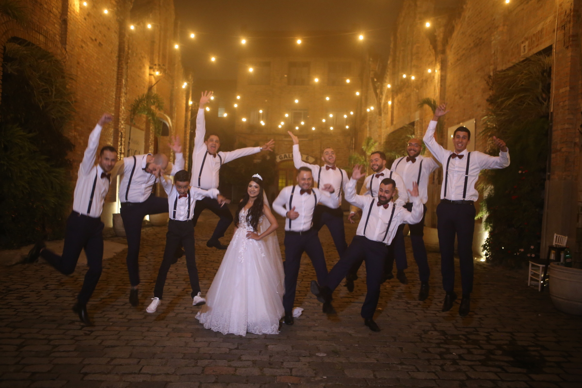 Imagem capa - Saiba o que considerar para escolher os melhores padrinhos de casamento por Douglas  e Elienay
