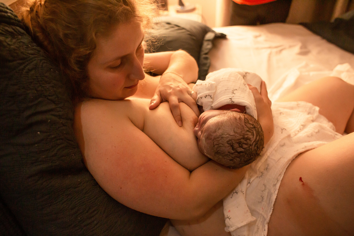 amamentando recém nascido