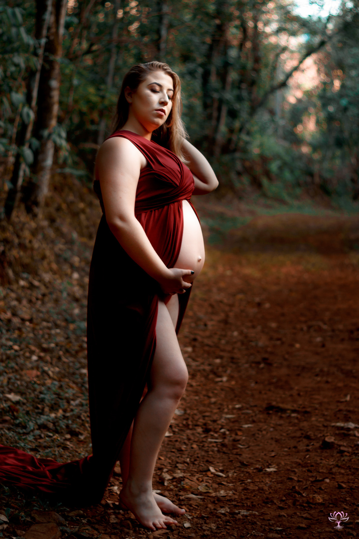 gravida integrada com a natureza
