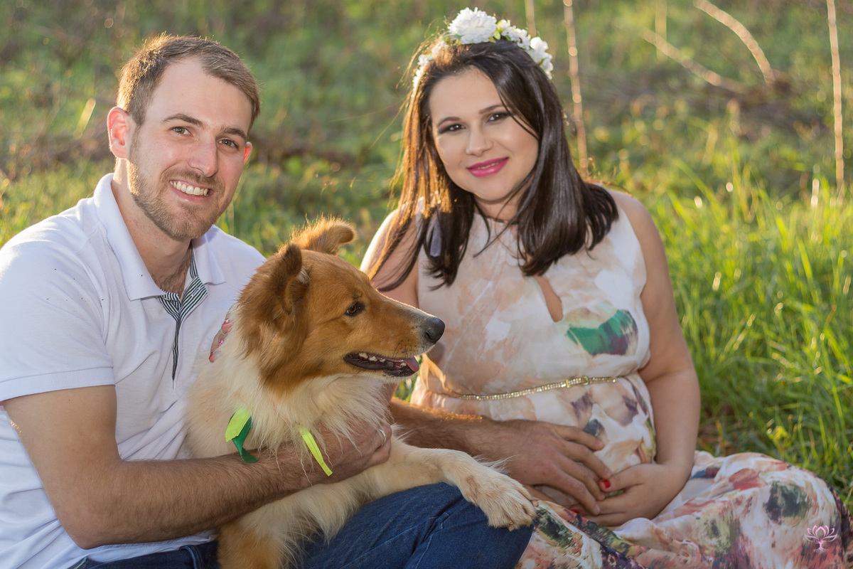 gestante, marido e cachorro.