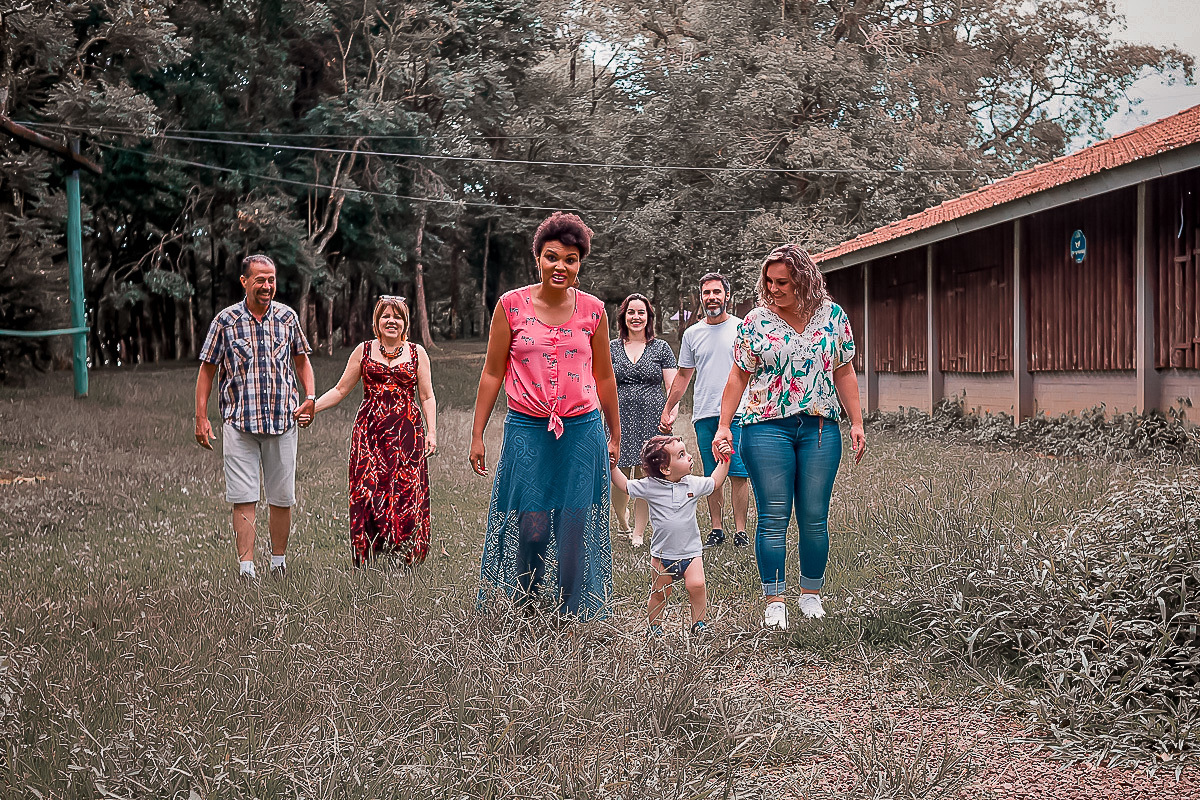 dindos caminhando com o bebe