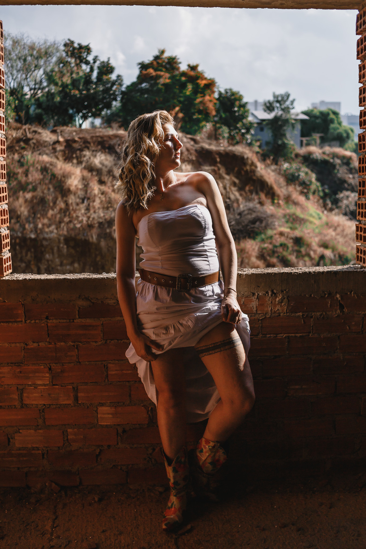 retrato na luz contra na janela